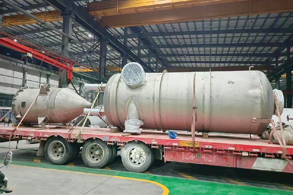 河北某制藥企業(yè)一套MVR蒸發(fā)器主體設(shè)備裝車發(fā)貨