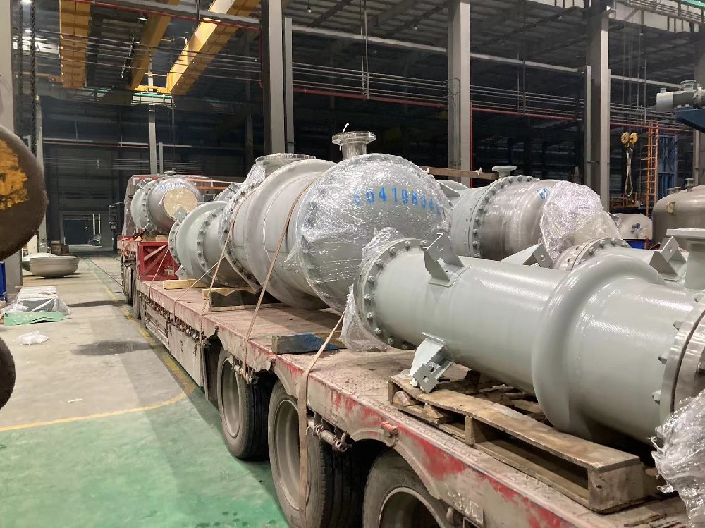 一批非標(biāo)換熱器、容器設(shè)備交付河北滄州某化工企業(yè)，獲得客戶好評(píng)